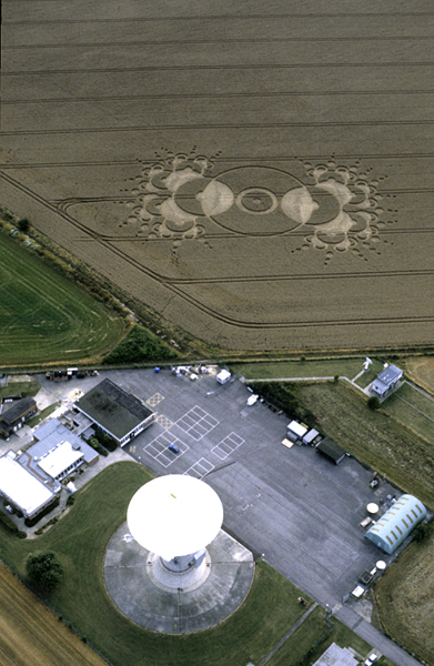 Chilbolton Radio Telescope, Hampshire | 13th August 2000 | Wheat 35mm